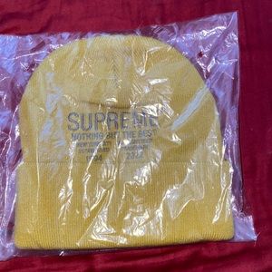 Supreme winter drop beanie